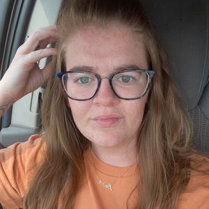 Meet your Posher, Denea